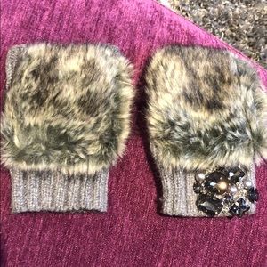 Matching gloves and headpiece